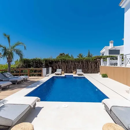 Exclusive With Amazing Views - Near