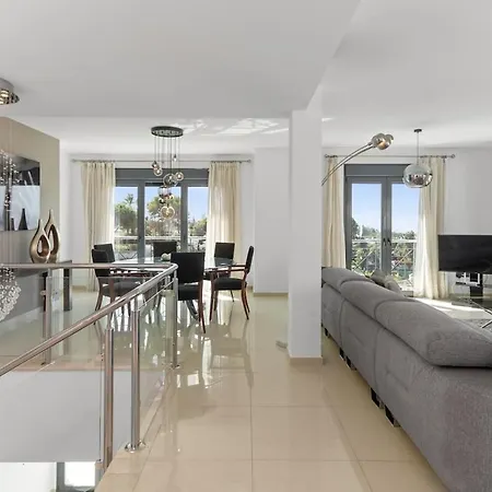 Exclusive With Amazing Views - Near Vila