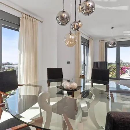 Exclusive With Amazing Views - Near Vila Marbella