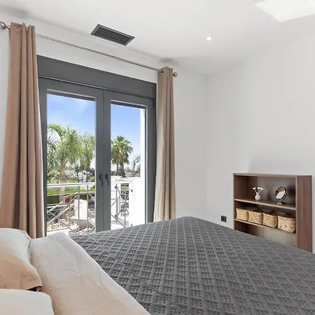Exclusive With Amazing Views - Near Vila
