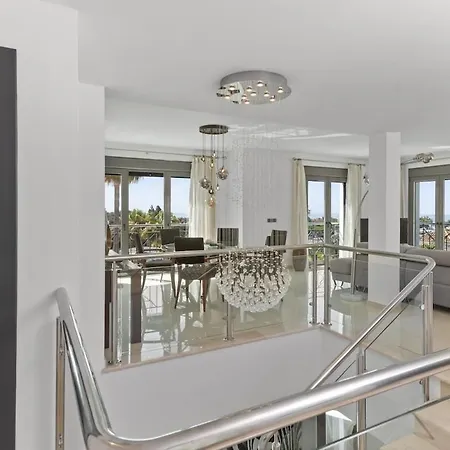 Vila Exclusive With Amazing Views - Near *