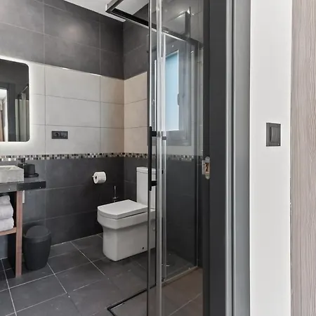Exclusive With Amazing Views - Near Vila